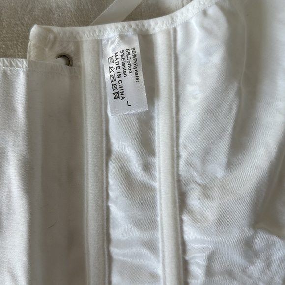 NWOT WHITE CORSET W LACE BACK BONING TIE DETAIL ON SLEEVES SWEETHEART NECK SZ L - Picture 4 of 5
